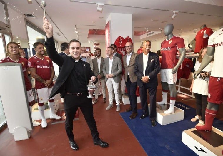 José Ballesta: «El Real Murcia tiene una tienda de Primera y un proyecto que cada vez crece más»